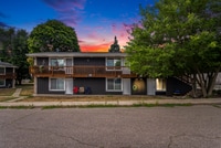 Building Photo - 2727 Madelyn Dr SW
