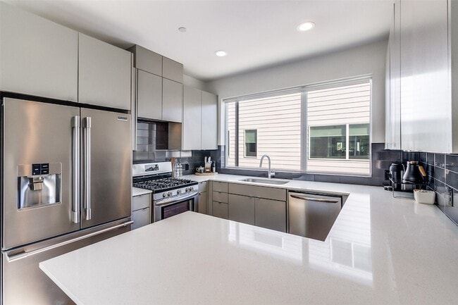 Building Photo - 1430 Grigsby Ave