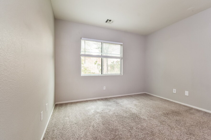 Building Photo - 5321 Clover Blossom Ct