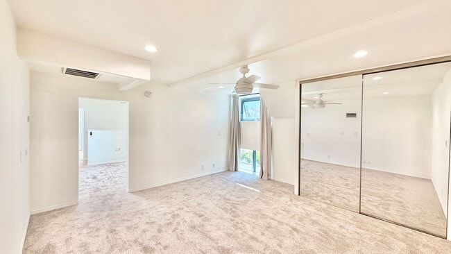 Building Photo - Beautiful Remodeled Upstairs Unit in Heart of Fallbrook with Laundry in Unit and Private Off-Stre...