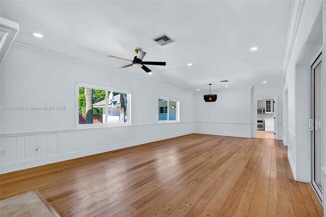 Building Photo - 6731 SW 138th St