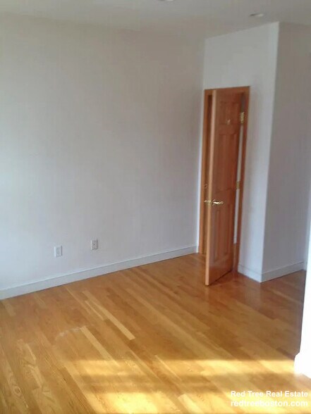 Building Photo - 49 Pearl St