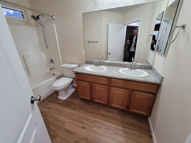 Building Photo - 6221 Joaquin Hills Ct