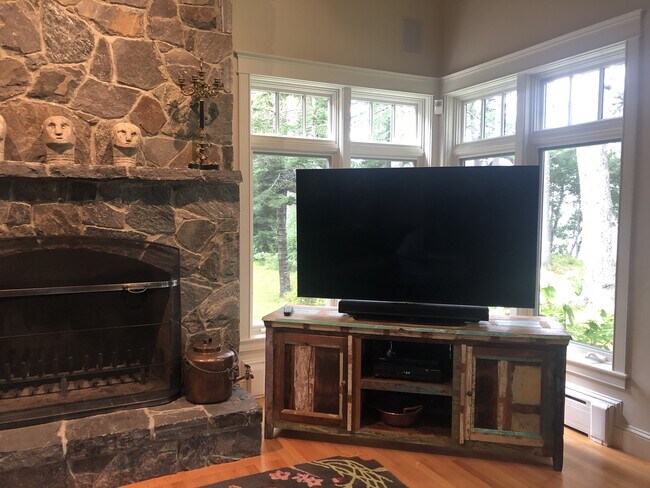 Building Photo - 1140 Roosevelt Trail