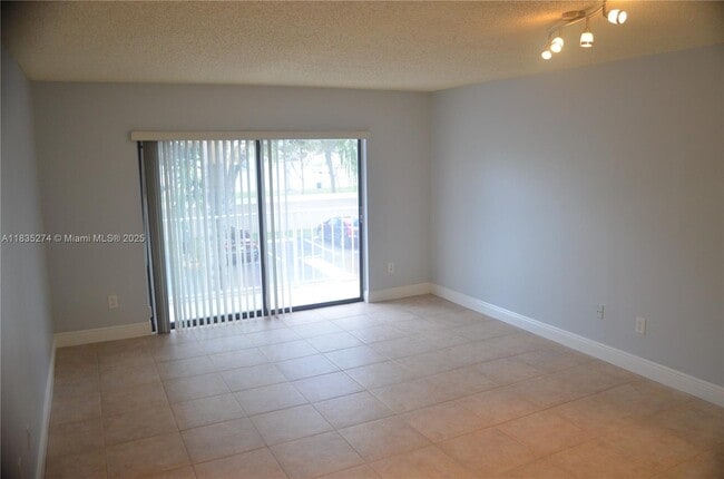 Building Photo - 9301 SW 92nd Ave