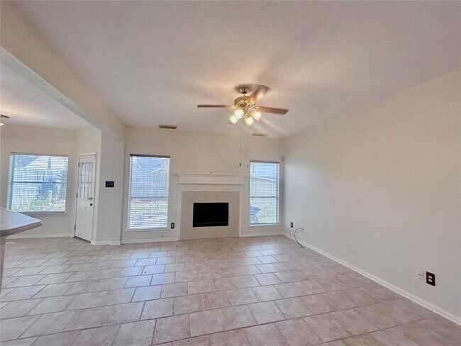 Building Photo - 2519 Silver Meadow Dr