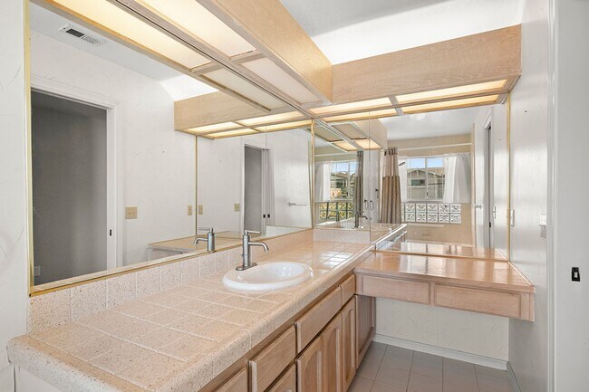 Building Photo - Ocean View La Jolla Home | 3BR + 3BA | Patio, Balcony & 2-Car Garage