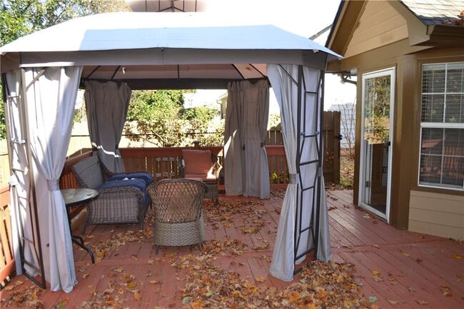 Building Photo - 2849 Arendel Dr