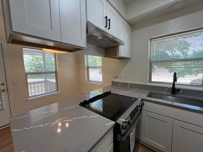 Building Photo - Ash Creek 409