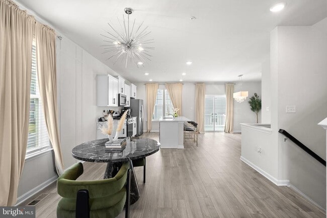 Building Photo - 9715 Summerton Dr