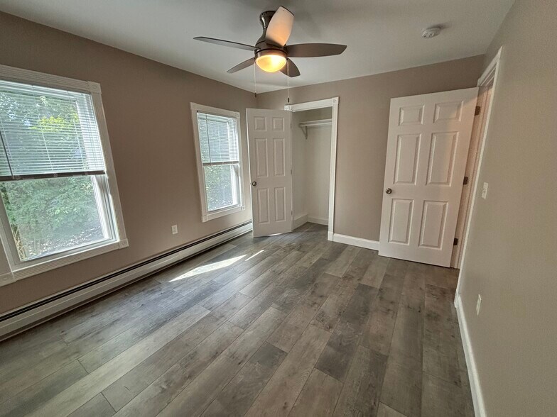 Bedroom 2 - 1744 Farmington Ave
