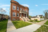 Building Photo - 448 W Englewood Ave