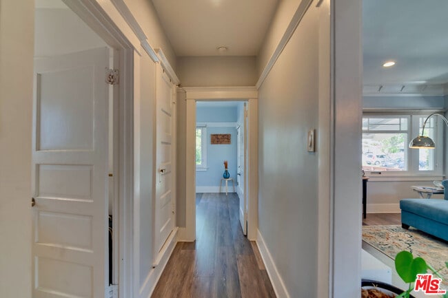 Building Photo - 1304 W 55th St