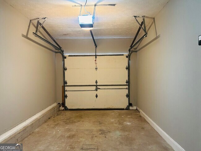 Building Photo - 207 Hillcrest Dr