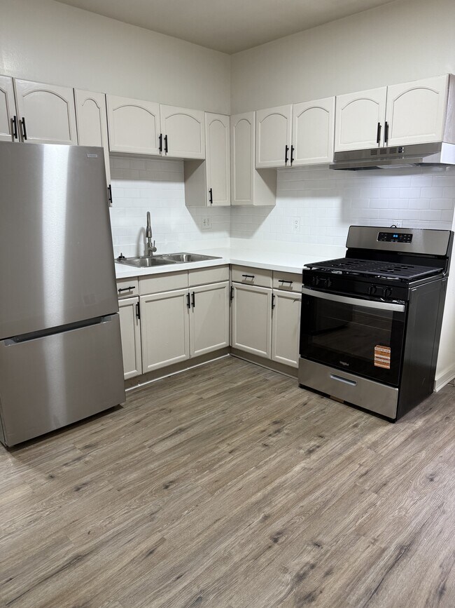 Building Photo - 722 Eureka St