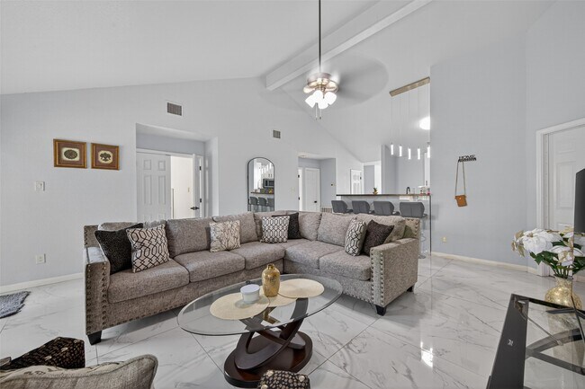 Building Photo - 14310 Royal Hill Dr