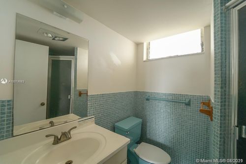 Building Photo - 2920 Point E Dr