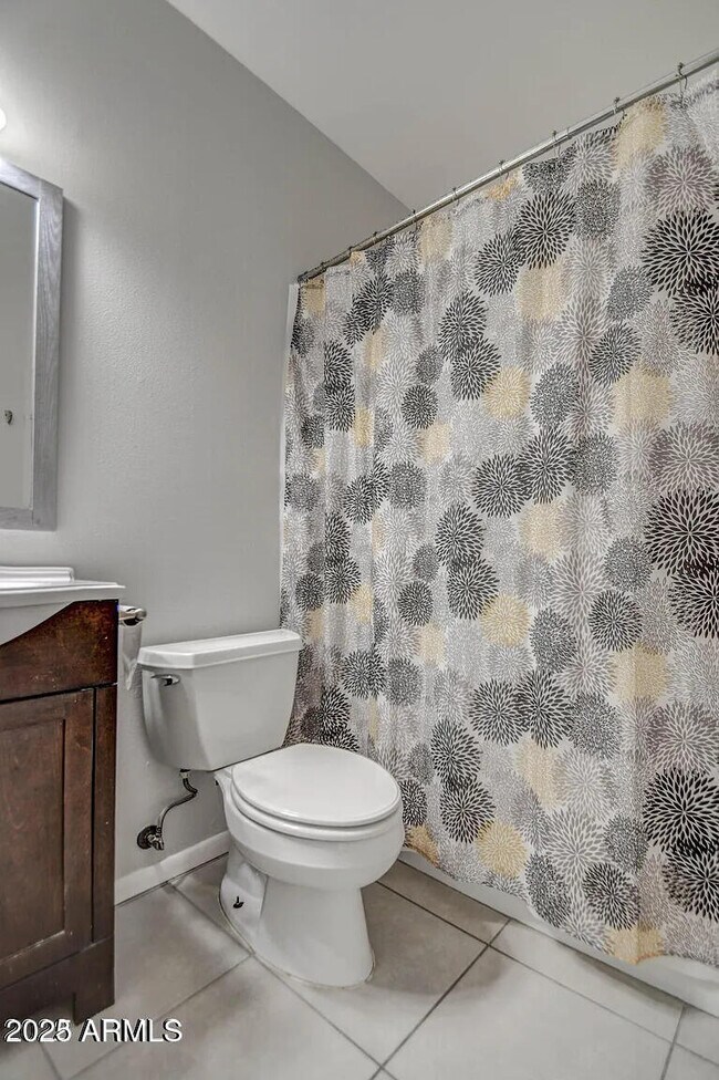 Building Photo - 1612 E Gaylon Dr