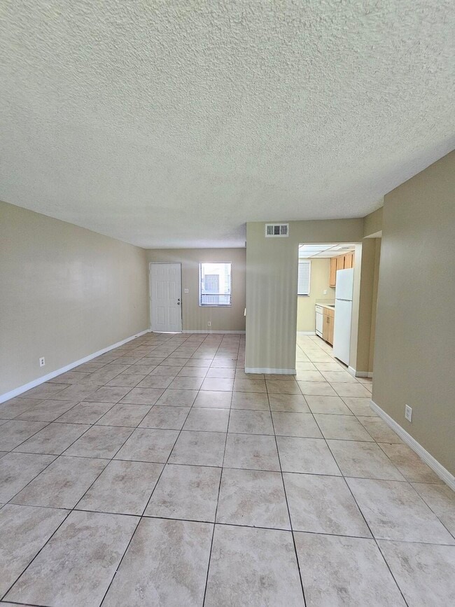 Building Photo - 2000 N Congress Ave