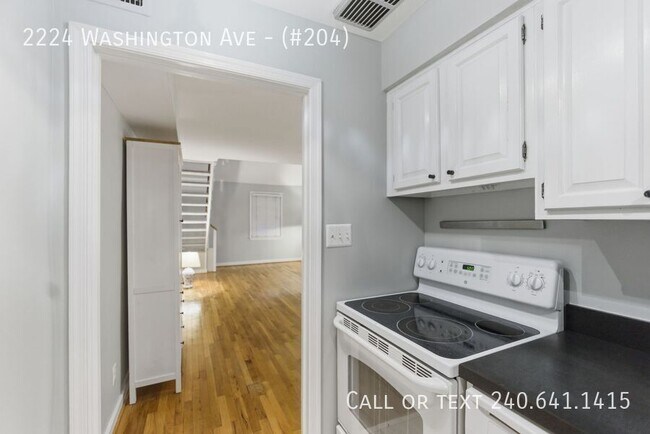 Building Photo - 2224 Washington Ave