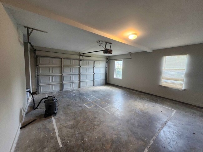 Building Photo - 6667 Einat Cove