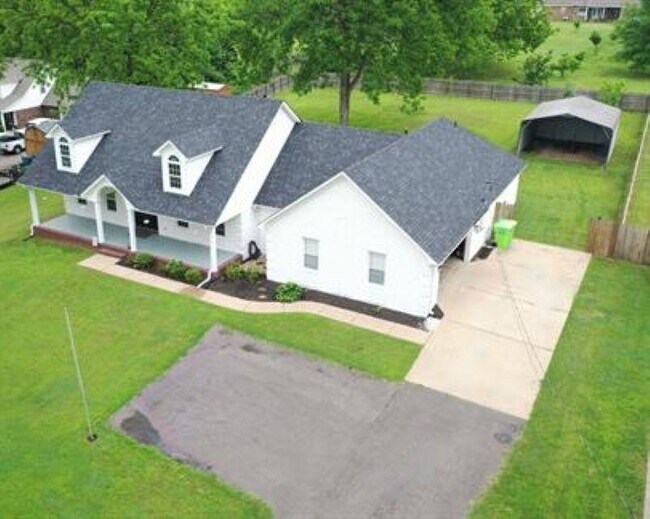 Building Photo - 334 Meadowland Dr
