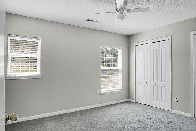 Building Photo - Lovely home in Summerville SC