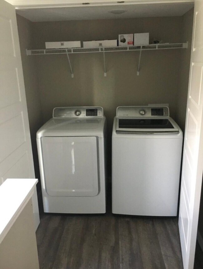 Building Photo - 2395 Avery Ave