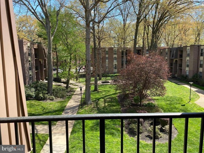 Building Photo - 3304 Woodburn Rd