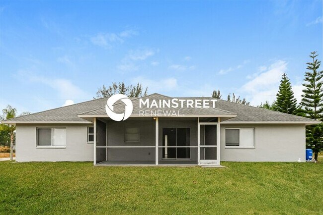 Building Photo - 3 Bedroom Pet-Friendly Home in CAPE CORAL,...