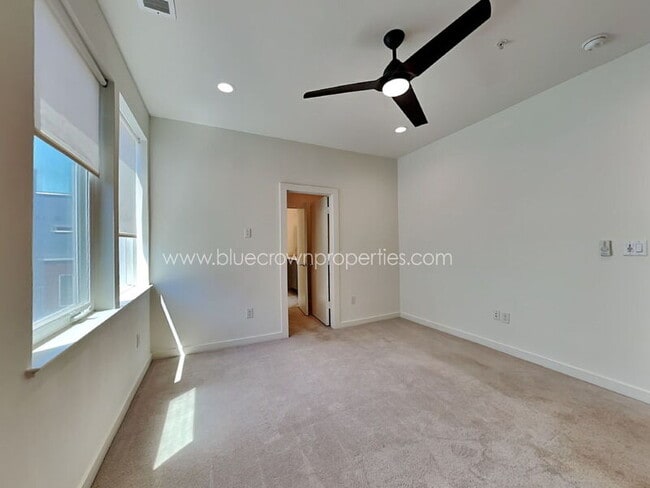 Building Photo - 1245 Gano St