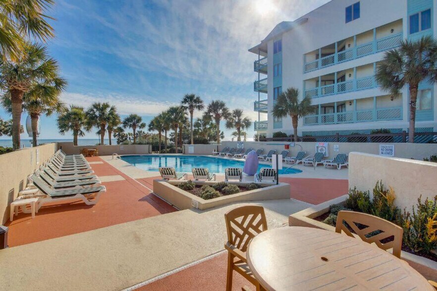 Building Photo - 5556 N Ocean Blvd