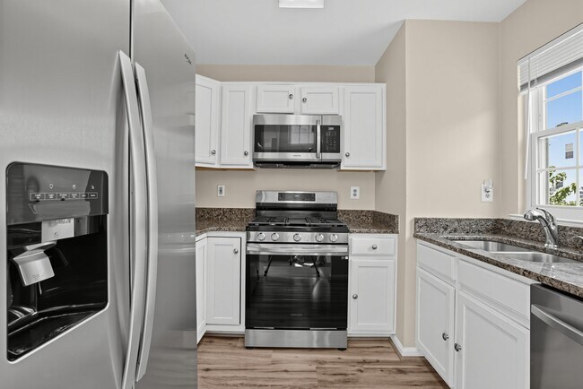 Building Photo - 46051 Marble Terrace