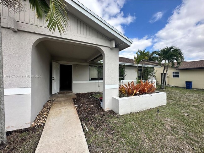 Building Photo - 5828 SW 117th Terrace