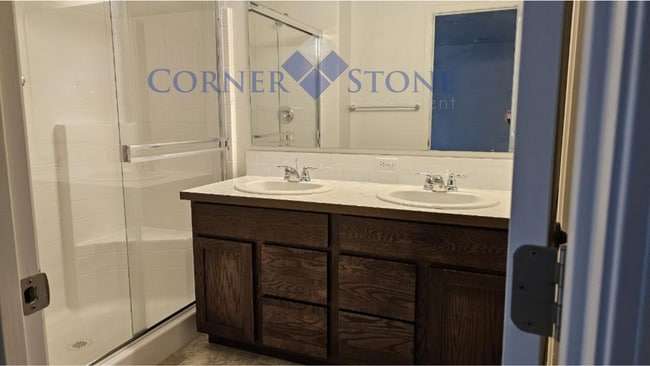 Building Photo - Fantastic Home with RV Parking!