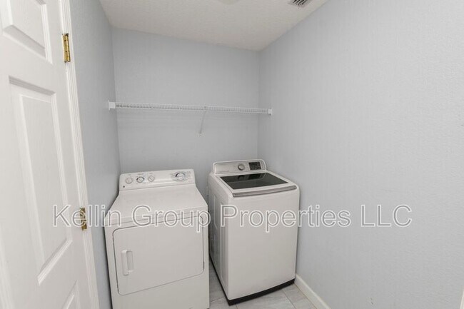 Building Photo - 3284 Sanoma Dr