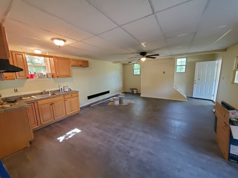 Building Photo - 122 Highland Dr