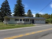 Building Photo - 3 bedroom single family house with attache...
