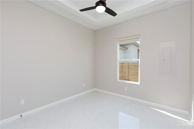 Building Photo - 7305 N 25th Ln