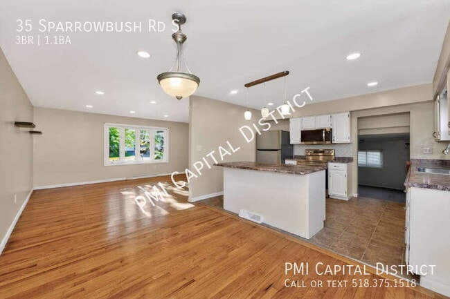 Building Photo - 35 Sparrowbush Rd S
