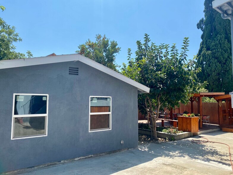 Building Photo - 824 Coronado Ter