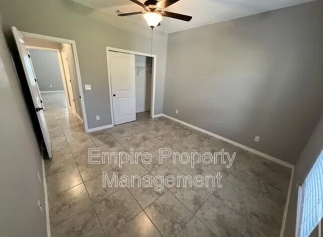 Building Photo - Modern & Spacious 3 Bed, 2 Bath Home in No...