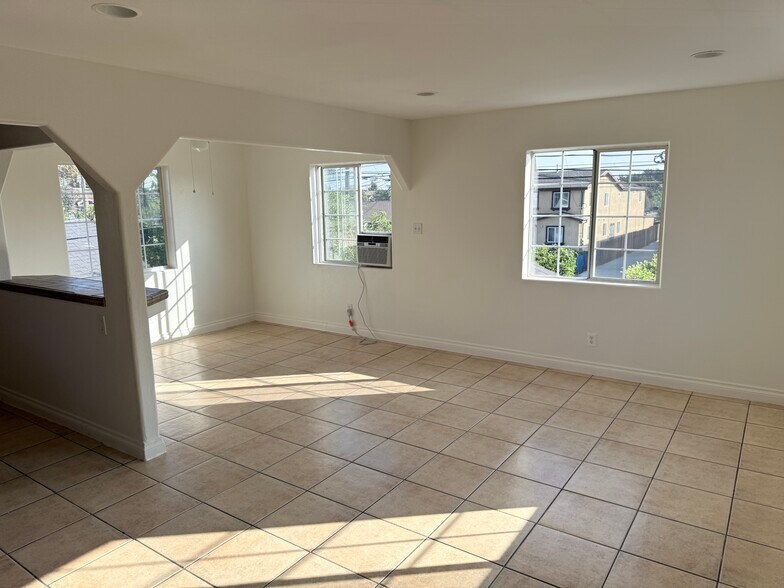 Building Photo - 1613 E. 92nd st.