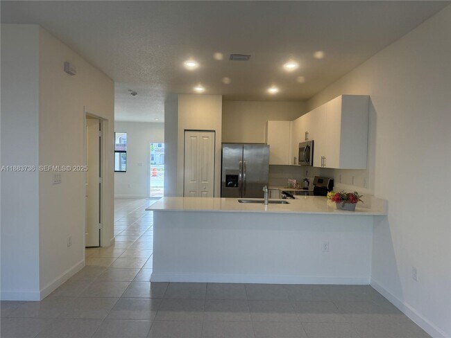 Building Photo - 12915 SW 231st Ter