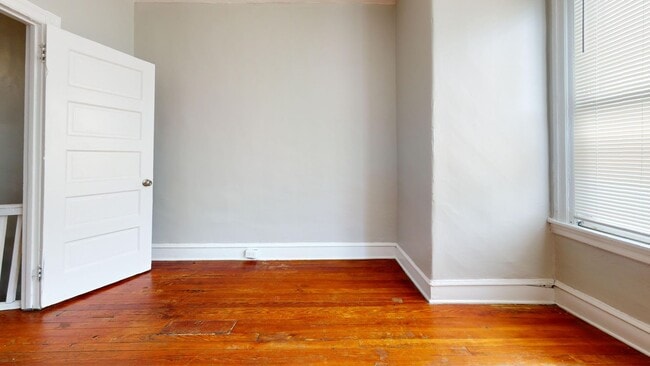 Primary Photo - Beautiful East Mt Airy Home for Rent