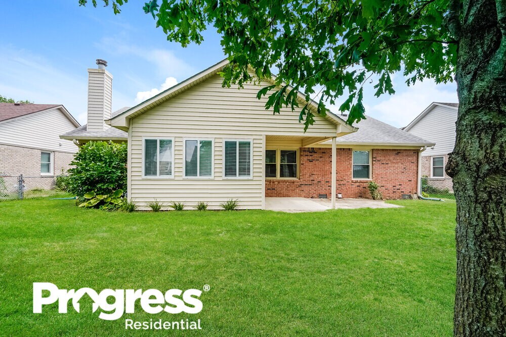 Building Photo - 3124 Eastpointe Dr