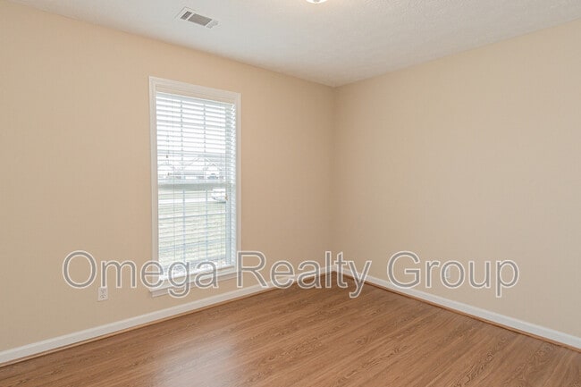 Building Photo - 614 River Birch Dr