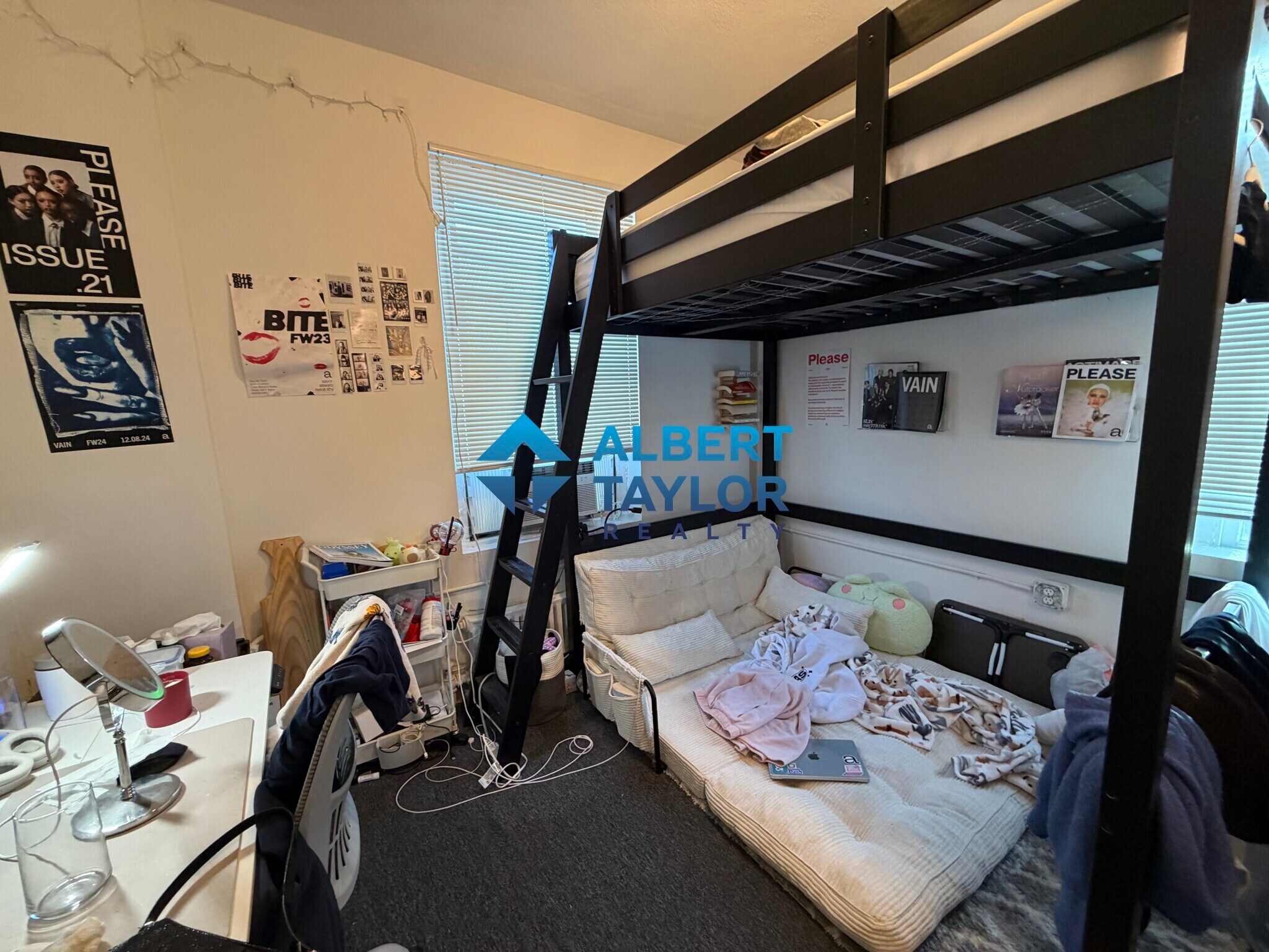 Building Photo - 210 Hemenway St