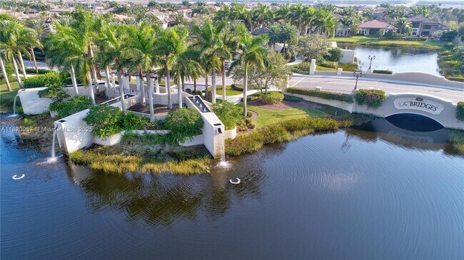 Building Photo - 16927 Bridge Crossing Cir