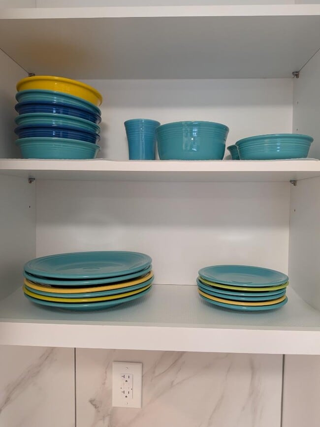 Building Photo - 425 Manhattan Dr